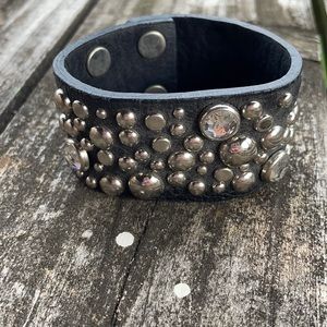 Harley-Davidson Studs and Rhinestones Black Leather "BRILLIANCE" Wrist Cuff